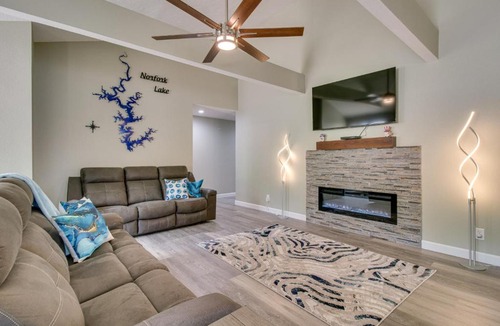 Clarkridge House | Serene Lakefront Mountain Home Getaway w/Atrium!