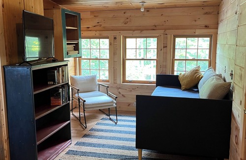 Bradley House | Serene Lakefront Retreat - 3 bedroom, pet-friendly, private, boat access