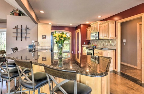 Cleora House | Serene Lakefront Retreat w/Dock in Duck Creek!