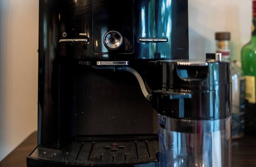 Voluntown House | Serene Lakefront Villa