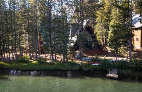 Serene Lakes House | Serene Lakes Splendor