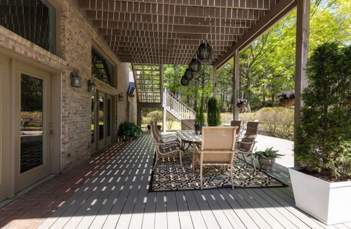 Brentwood House | Serene Large 5bd/5.5ba Estate in Brentwood