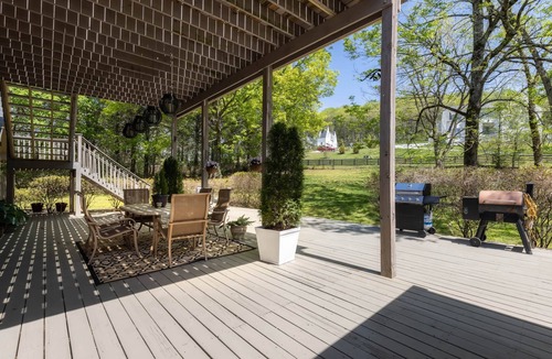 Brentwood House | Serene Large 5bd/5.5ba Estate in Brentwood