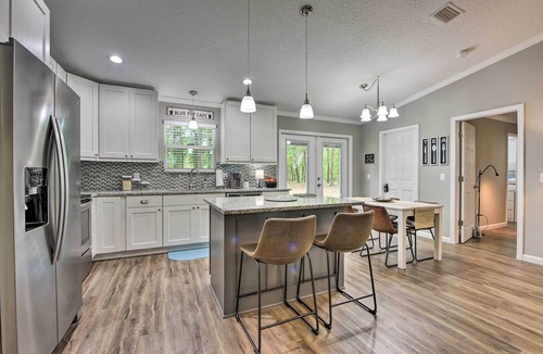 Boys Ranch House | Serene Live Oak Home w/Fire Pit by River + SOSMP!