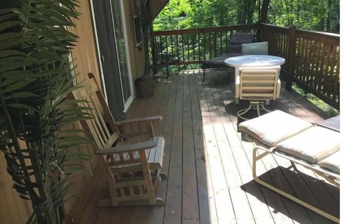 Westfield Apartment | Serene location in middle of wine country