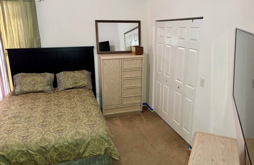 Land O' Lakes House | Serene Long-Stay Suite: Water Views, Lanai & Dedicated Office