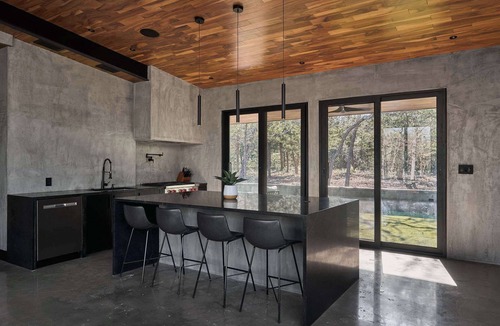 Ledbetter House | Serene Luxury Escape | Private+Soaking Tub+2 Kings