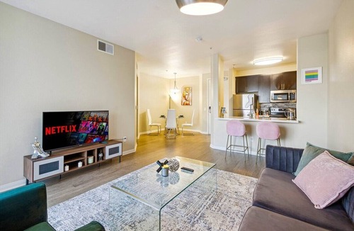 Del Rey Apartment | Serene Marina Del Rey Retreat,Free Parking,Pool