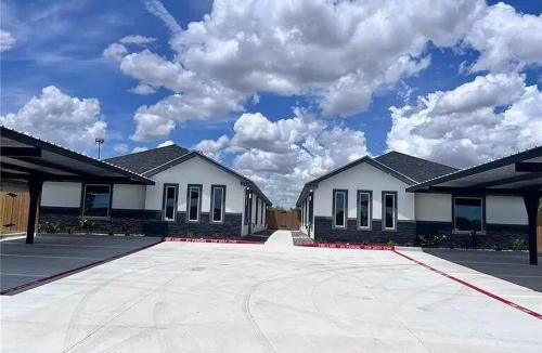 Palmhurst Apartment | Serene Mission Oasis!