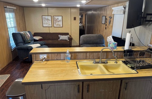 Arley House | Serene mobile home with AC in charming Arley