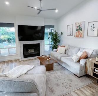 Elk Grove House | Serene Modern Family Getaway Near Midtown Downtown and Folsom Lake