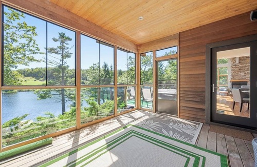 Hammonds Plains House | Serene modern Lakehouse on Golf Course