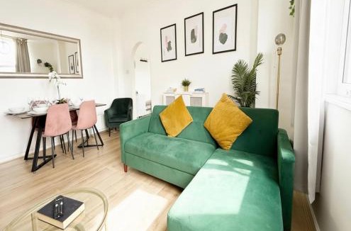 Brighton City Centre Apartment | Serene Ocean Side Apartment BTN