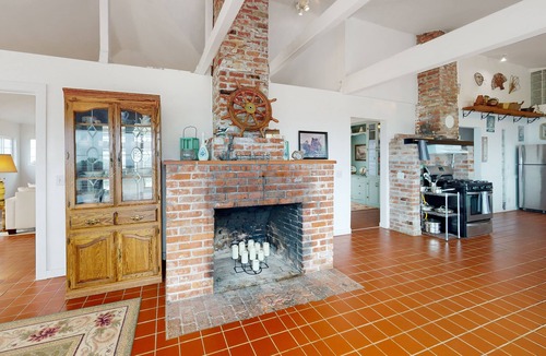 Elk House | Serene oceanfront home with large deck, panoramic views, dog-friendly, & W/D