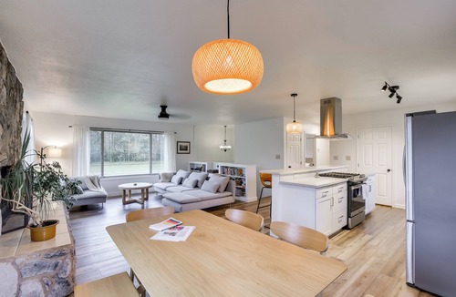 Palmer Cottage | Serene Palmer Home: Walk to Downtown & Riverfront!