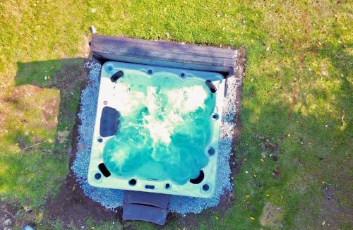 Melancthon House | Serene Paradise - Farmhouse with Pond & Hottub