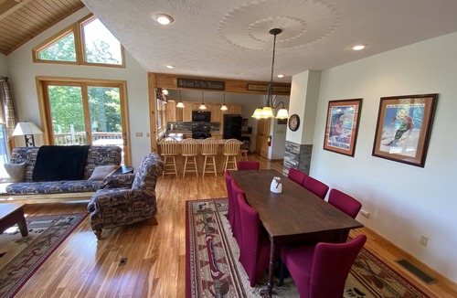 Davis House | Serene Pet Friendly Cabin w/Resort Perks in Heart of WV Hike/Fish/Bike/Ski