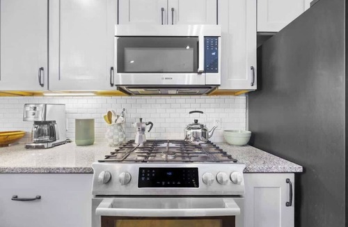 Blue Hill House | Serene Pondside Cottage w/Private Island Camping!