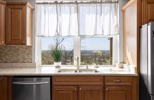 East Brainerd Apartment | Serene Private Apartment w/Views & Terrace