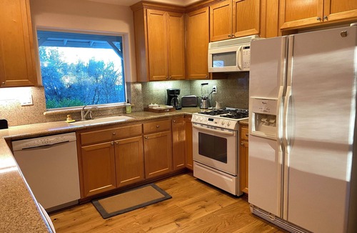Shingle Springs House | Serene, quiet, 3-br/2-ba house in Shingle Springs w/WiFi behind security gates