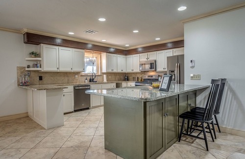 Guthrie House | Serene Ranch style home on acreage