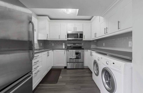 Oshawa House | Serene ravine retreat. 2 mins drive to great fun world Arcade !