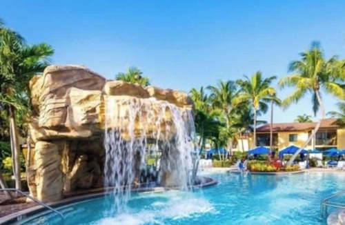 East Naples Apartment | Serene Resort Lifestyle Condo Near Beach & 5th Ave