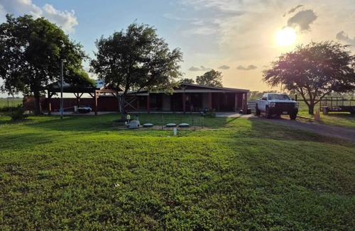 Lissie House | Serene Retreat at Garza’s Ranch - Ponies & Cows