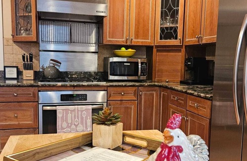 Highland Park House | Serene Retreat Awaits You!