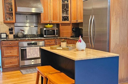 Highland Park House | Serene Retreat Awaits You!