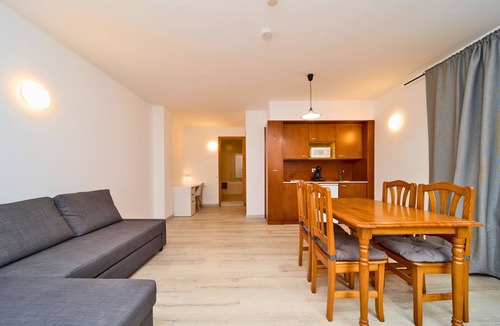 El Tarter Apartment | Serene Retreat I Parking, Desk & Ski