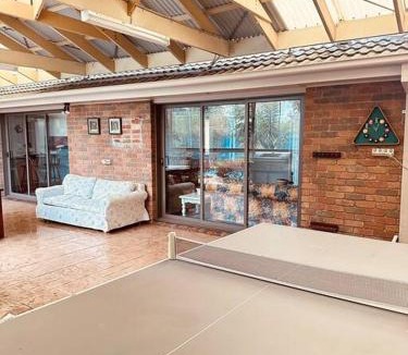 Aspendale Gardens Villa | Serene Retreat Ideal Escape