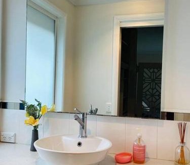 Aspendale Gardens Villa | Serene Retreat Ideal Escape