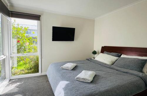 Aspendale Gardens Villa | Serene Retreat Ideal Escape