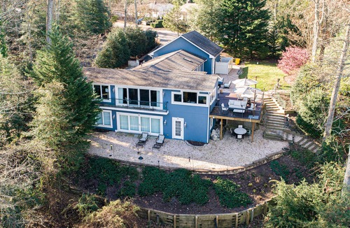 Arden-on-the-Severn House | Serene, riverfront home with deck, balcony, kitchen & fireplace - dog-friendly