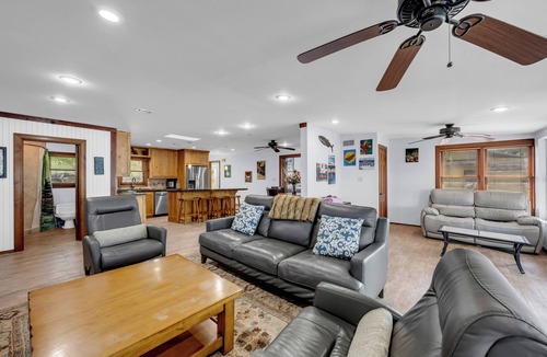Kingsland House | Serene Riverfront Sanctuary: Private Boat Dock and Hill Country Views