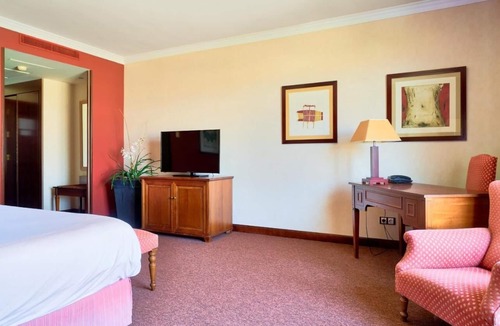 Cebreros Hotel | Serene Room with Stunning Views Near World Heritage Ávila