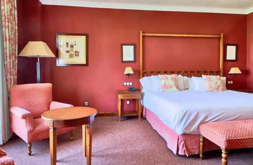 Cebreros Hotel | Serene Room with Stunning Views Near World Heritage Ávila