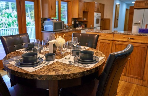 Cuddebackville Cabin | Serene Rustic Retreat with Lake