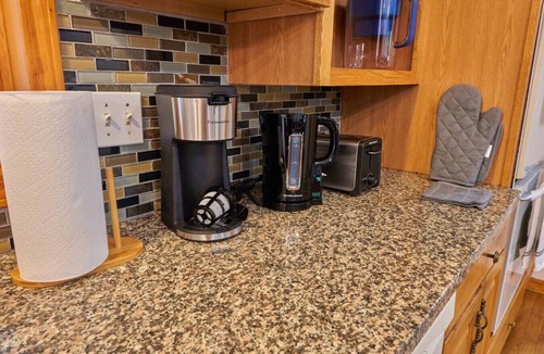 Cuddebackville Cabin | Serene Rustic Retreat with Lake