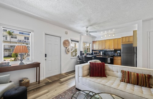 Central Beach Apartment | Serene Seaside Escape: 1BR Bliss!