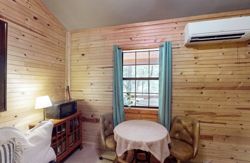 Paige Cabin | Serene & Secluded Paige Cabin: Dogs Welcome!