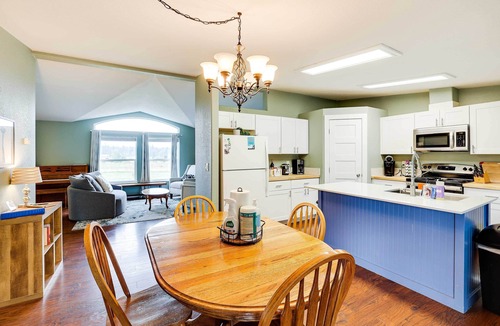 Sequim House | Serene Sequim Retreat w/Deck: Pets Welcome!