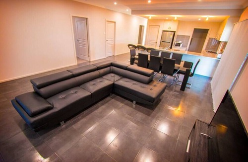 Seymour House | Serene Shores Summary