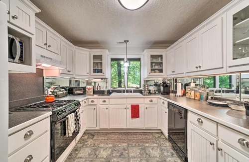Sky Valley House | Serene Sky Valley Family Chalet w/Fireplace