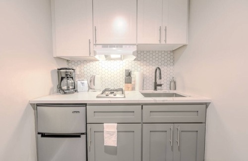 Prudential - St. Botolph Apartment | Serene South End Studio