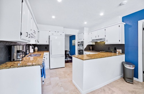 Tulsa House | Serene & Spacious Family Retreat w/Pool. Park and St. Francis Hospital Nearby.