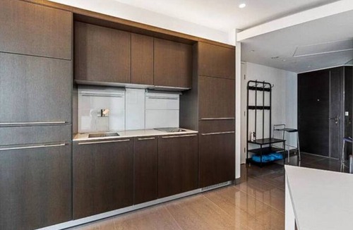 Vincent Square Apartment | Serene & Spacious River View ~ VIP Luxury suite