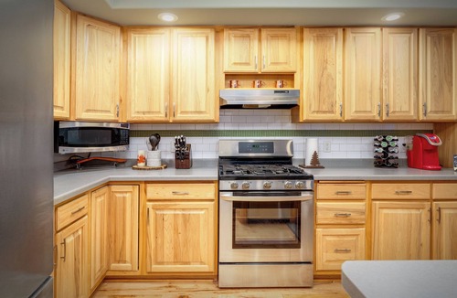 Pellston House | Serene Spring Escape, 6bd, game room, near Mackinaw and Harbor Springs! n