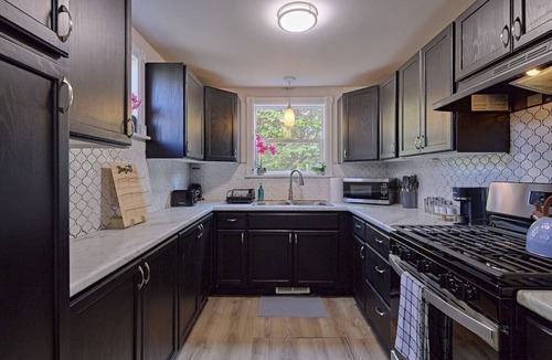 Dunlap House | Serene Stay | 1BR Retreat with King Bed in Dunlap